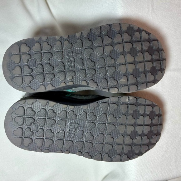 I Heart Uggs Grey Leopard Boots Size 4 Winter Snow Slip On Fur Leather Shoes - Picture 5 of 6